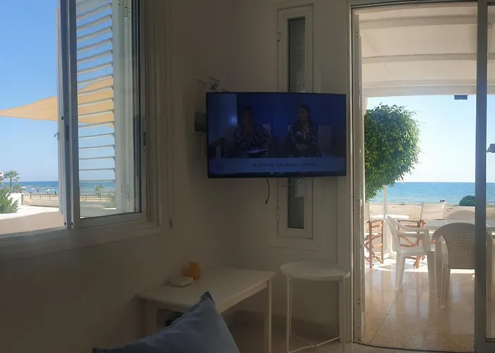 Sea Heart Beachfront Vila Pyla